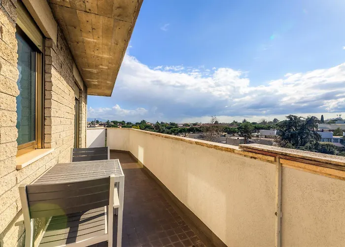 Apartment Bright With A View, Pool And Parking *