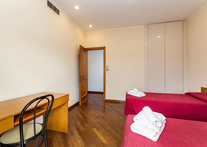 Apartment Bright With A View, Pool And Parking