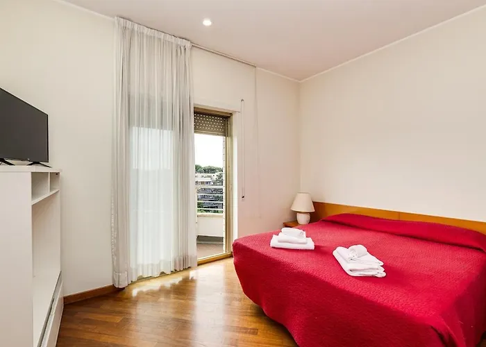 Apartment Bright With A View, Pool And Parking